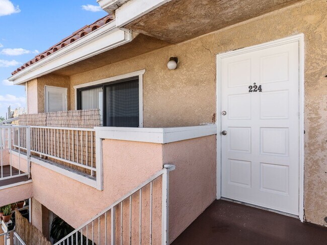 Building Photo - 1168 E 10th St