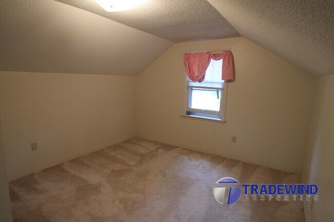 Building Photo - 25 4th St NE