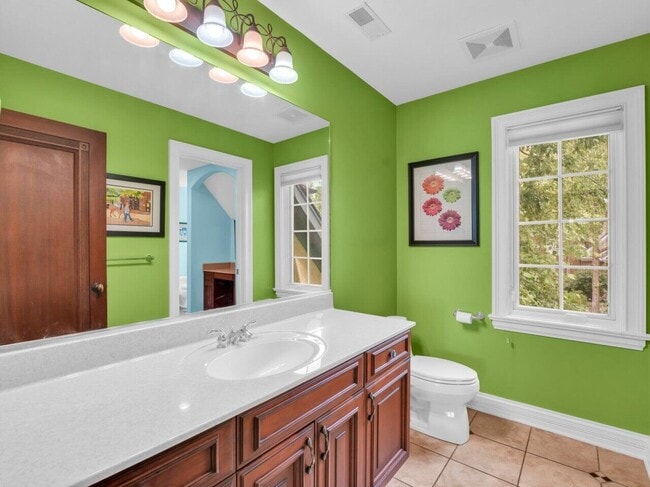 Building Photo - 106 Michigan Ct