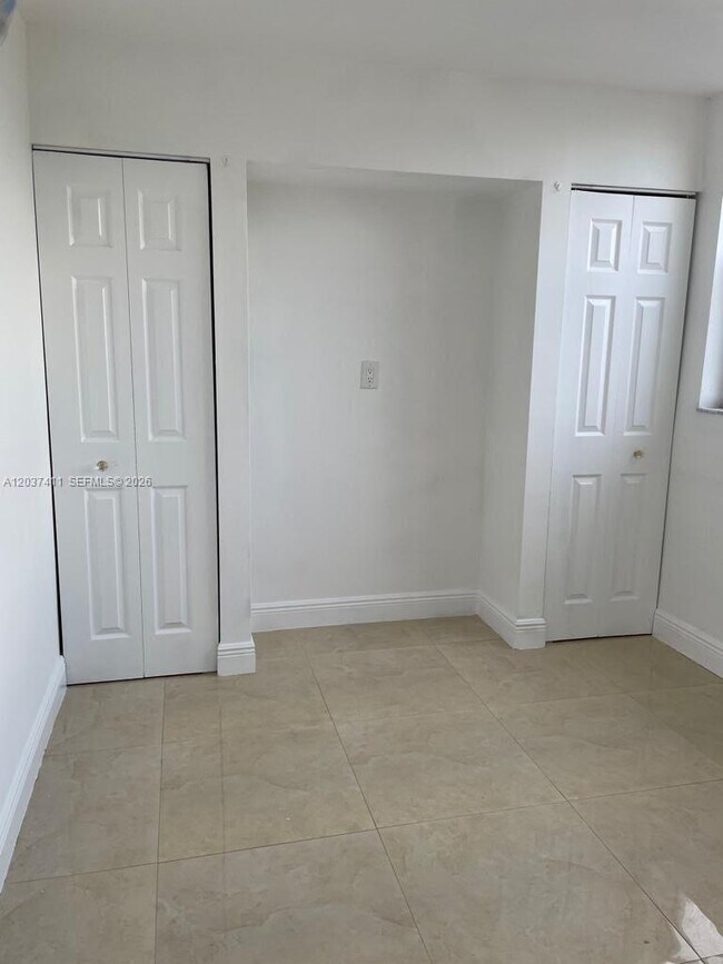 Building Photo - 8000 SW 149th Ave