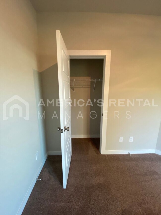 Building Photo - Home for Rent in Weaver AL... Coming Soon!