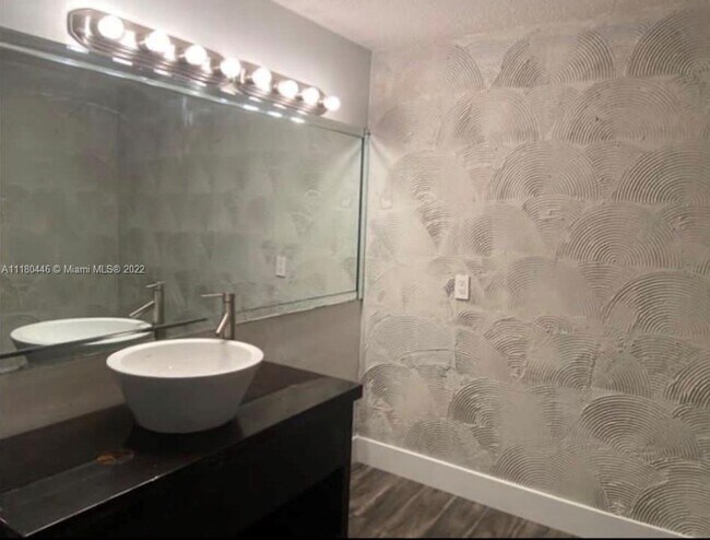 Building Photo - 461 Ives Dairy Rd