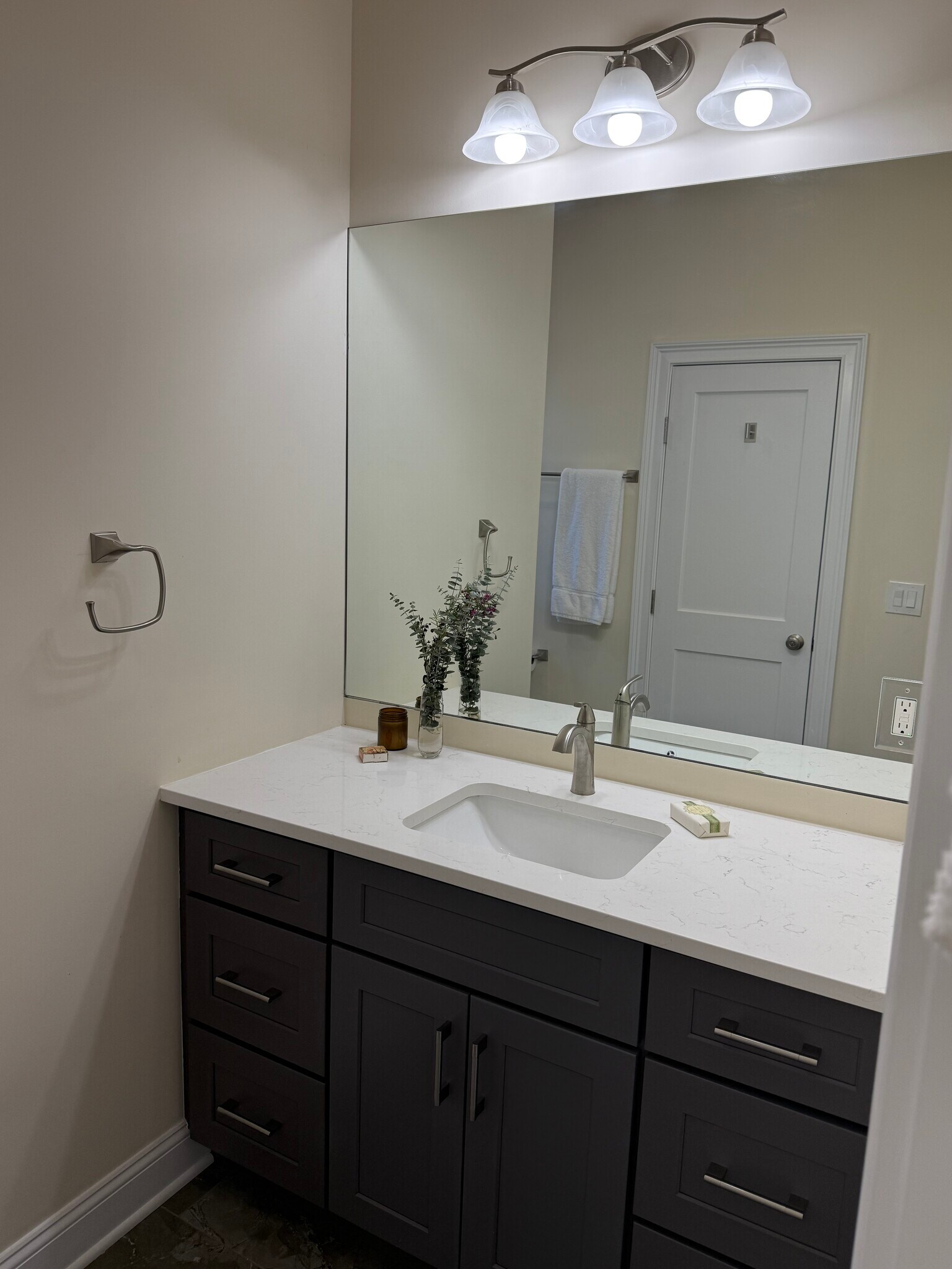 Building Photo - 60 Melbourne Rd Ext