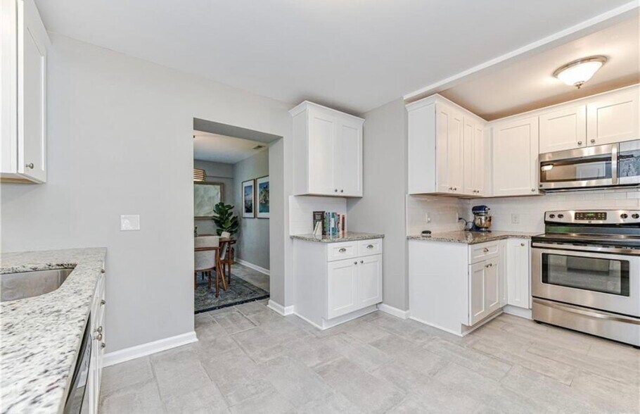 Building Photo - 4201 Seaforth Dr