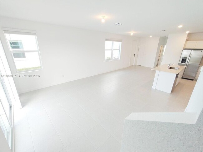 Building Photo - 535 Rivergrass St