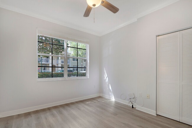Building Photo - 1139 Town Center Dr