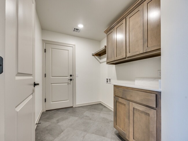 Building Photo - 4265 Overlook Pass