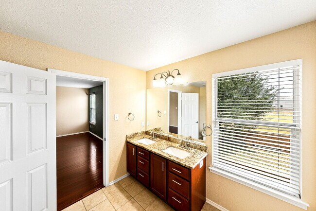 Building Photo - Better Than New and Unlike Anything Else in Villa Del Sol