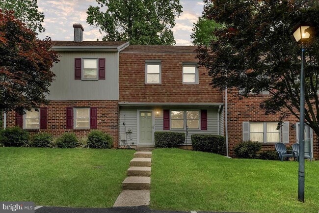 Building Photo - 372 Wells Terrace