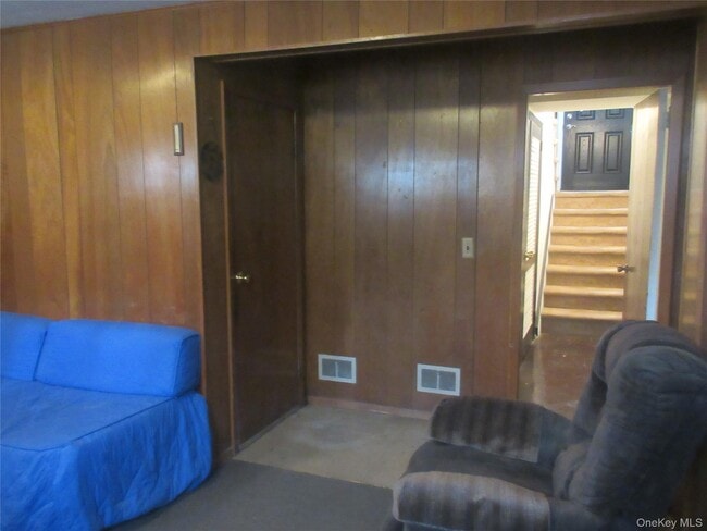 Building Photo - 5 Coyne Dr