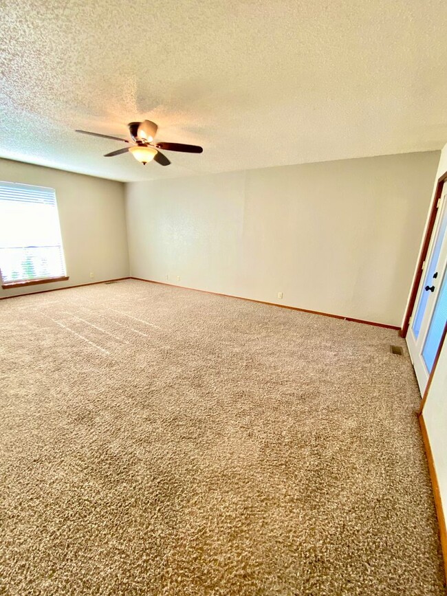 Building Photo - Beautiful Home in NW OKC -Available Now!