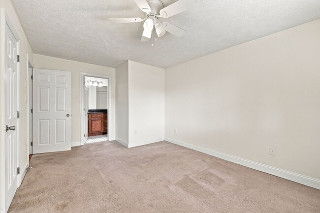 Building Photo - 104 Turtle Creek Rd