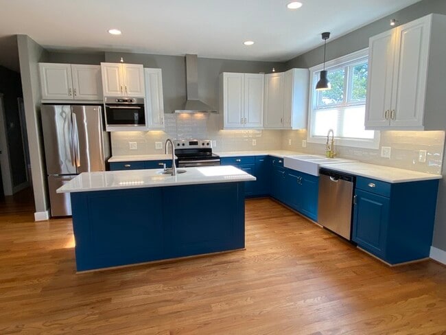 Building Photo - 906 Culpepper Ln