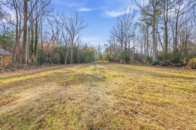 Building Photo - 12617 James River Dr