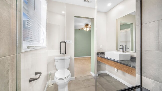 Building Photo - UPDATED 2BR/2.5 BA Condo with Garage in th...