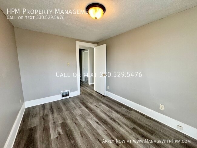 Building Photo - 1591 Bauer Blvd