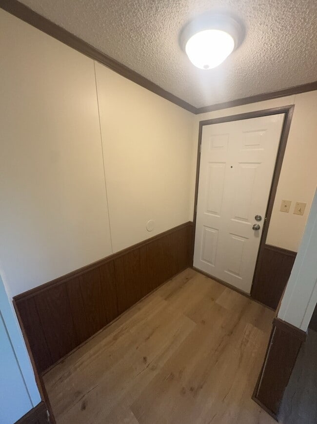 Building Photo - 1557 Catherine Lake Rd