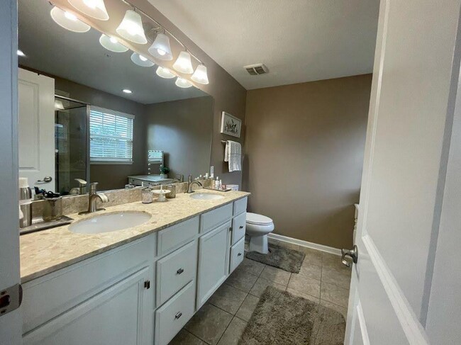 Building Photo - 3023 Grey Fox Cir