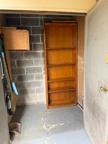 Building Photo - 7 Wexford Dr