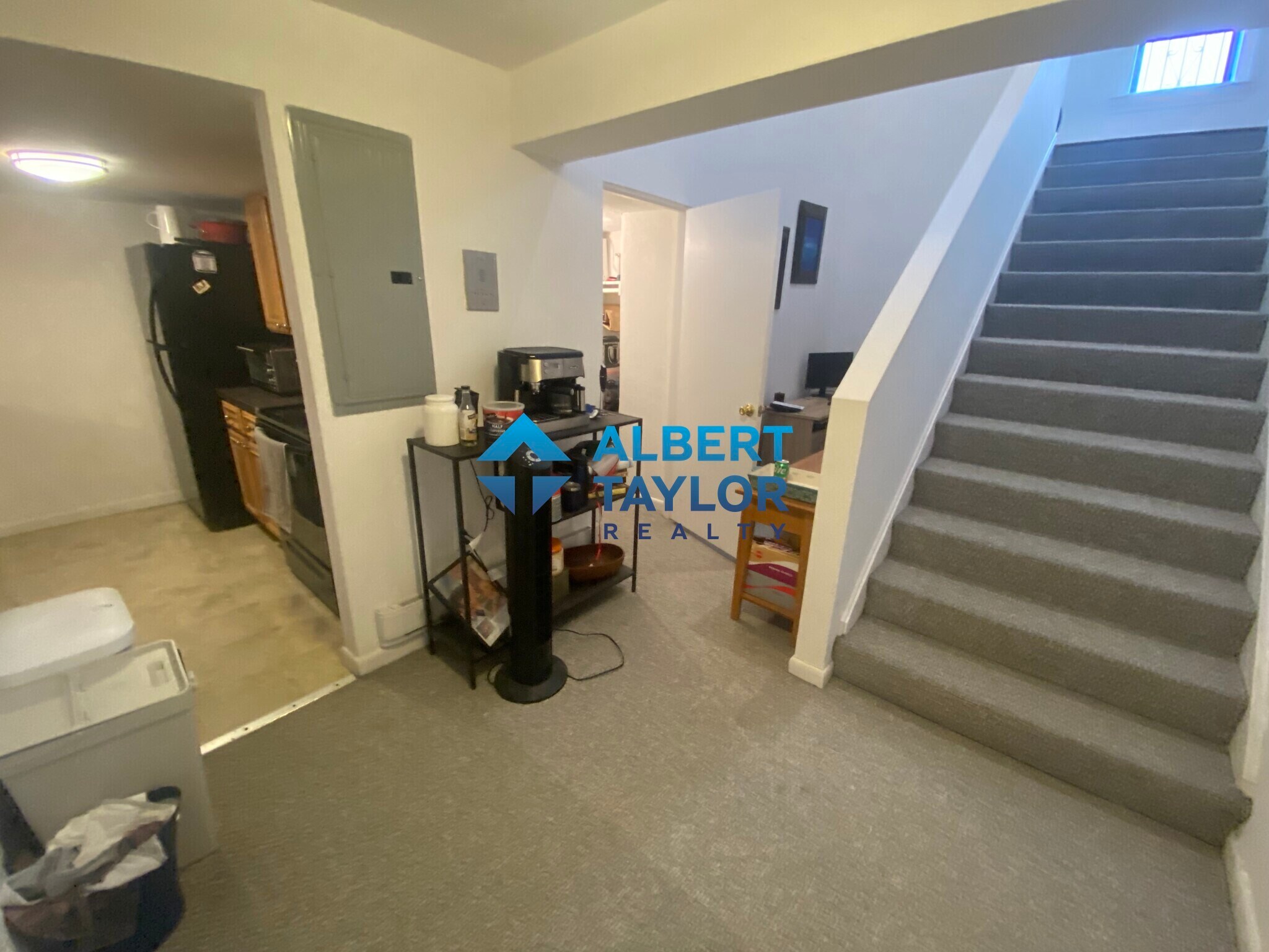 Building Photo - 24 Isabella St