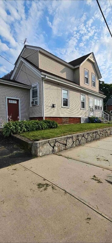 Building Photo - 263 Grand Ave