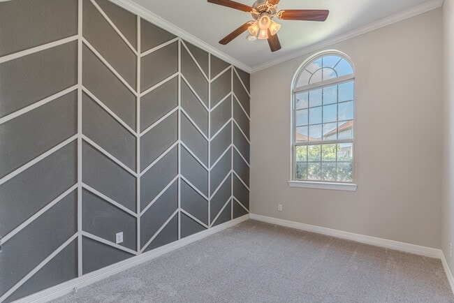 Building Photo - 6 Winter Thicket Pl