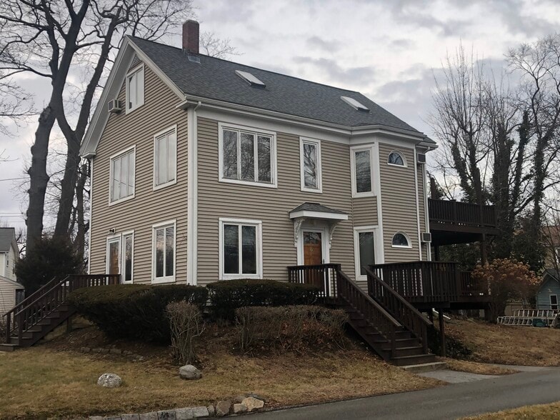 Historic farmhouse - 200 Park Ave
