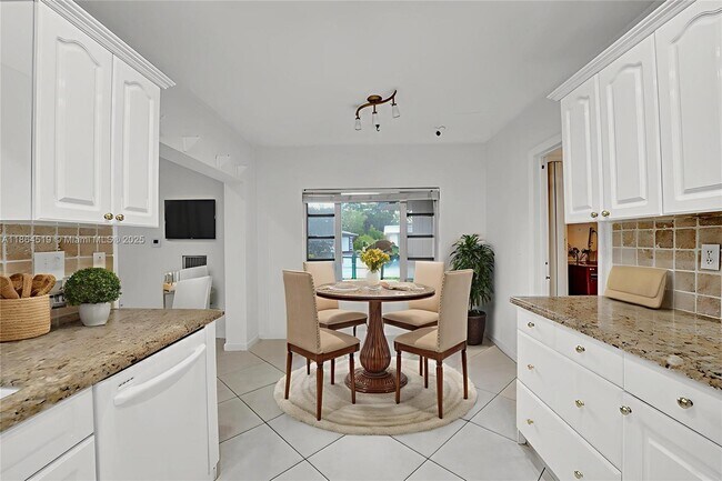 Building Photo - 5708 Mulberry Dr