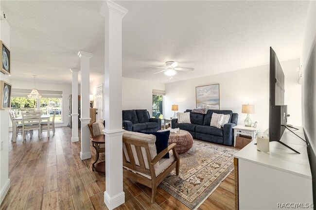 Building Photo - 11517 W Sandpiper Ct