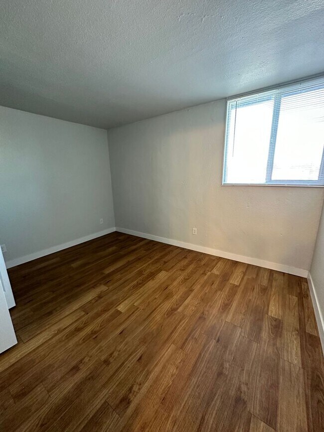 Building Photo - NShields636 (KC-LN-KB)