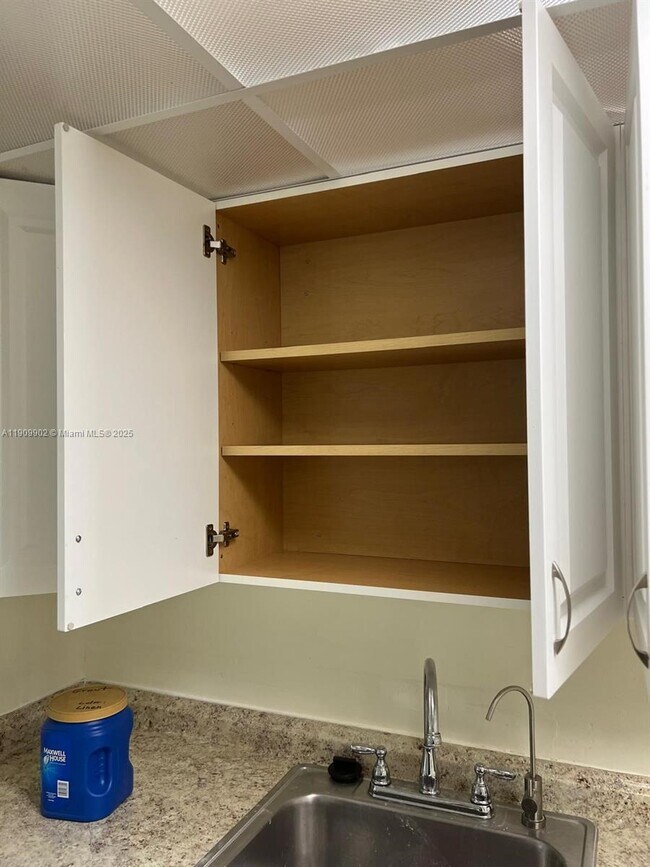 Building Photo - 7900 S Colony Cir