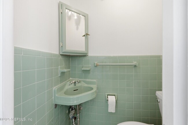 Building Photo - 330 San Juan Dr