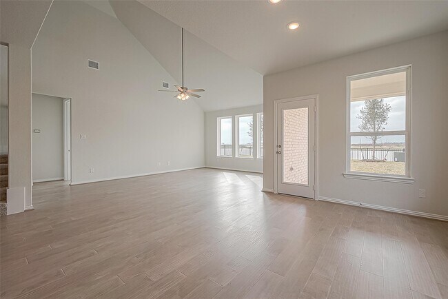 Building Photo - 5823 Westwood Shr Dr