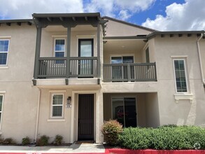 Building Photo - 696 Mustang St