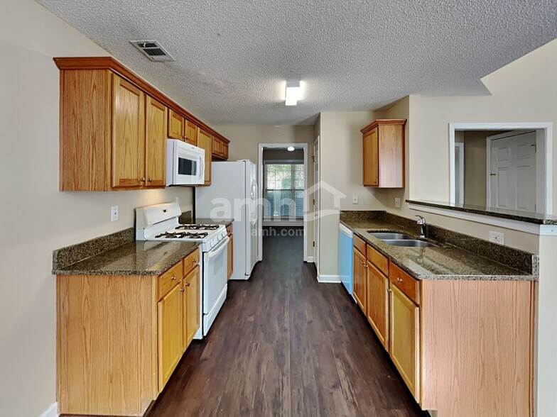 Building Photo - 3450 Ridgefair Dr