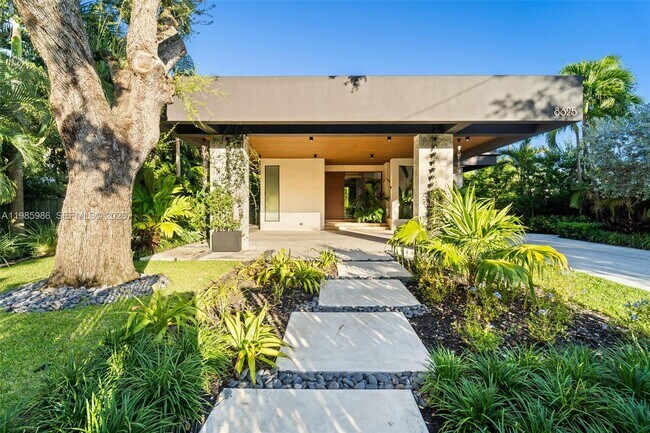 Building Photo - 8625 NE 10th Ave