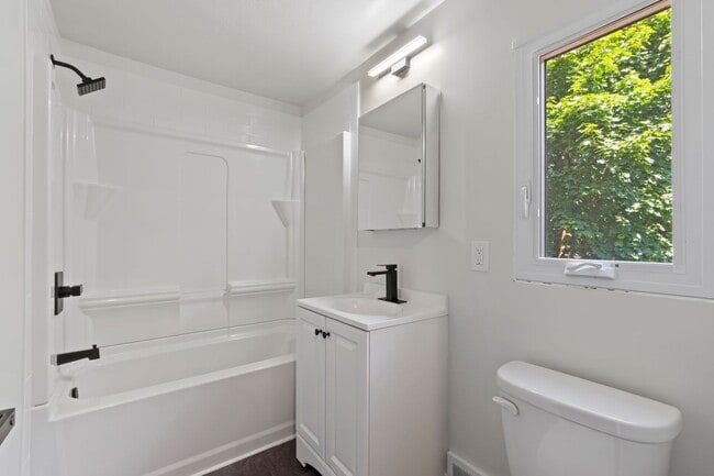 Building Photo - READY FOR MOVE IN! Don't miss this STUNNING, FULLY RENOVATED 3 bedroom in McKeesport!