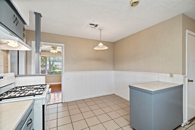 Building Photo - 4310 Ebbtide Dr