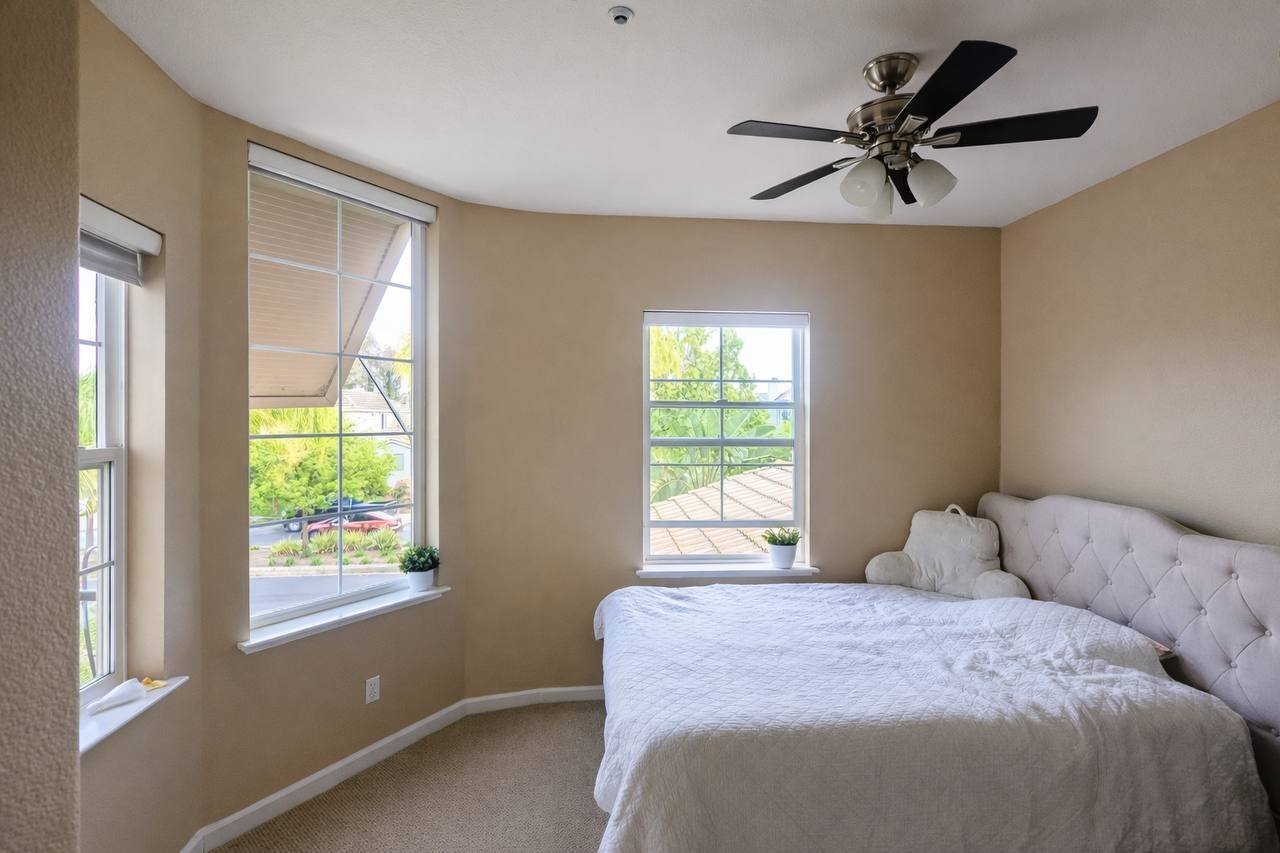 Building Photo - 333 Foothill Dr