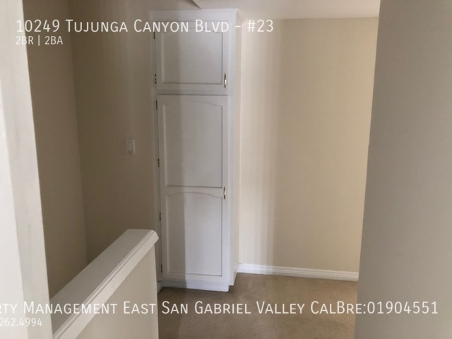 Building Photo - GORGEOUS REMODELED TWO BEDROOM CONDO IN TU...