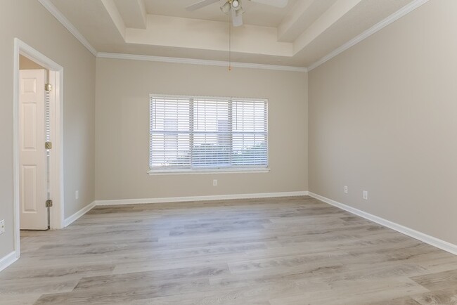 Building Photo - 119 Round Table Ln