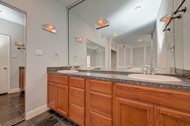 Building Photo - 2555 Bering Dr