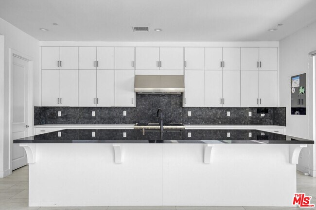 Building Photo - 12509 Saddle Ct