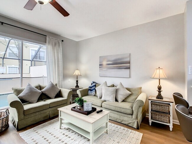 Building Photo - 2314 Silver Palm Dr