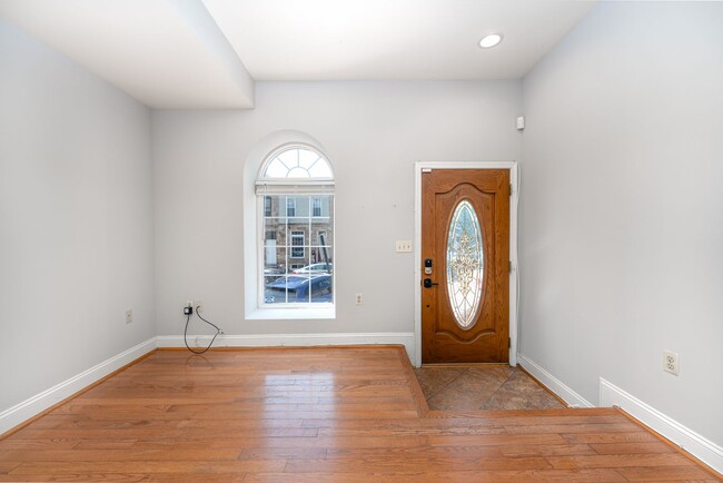 Building Photo - 3-Bedroom Home with Finished Basement in P...