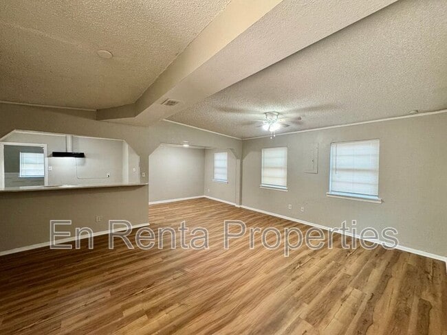 Building Photo - 2906 Birch Park Dr