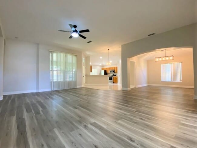 Building Photo - Beautiful 3 Bedroom Home in Ormond Beach!