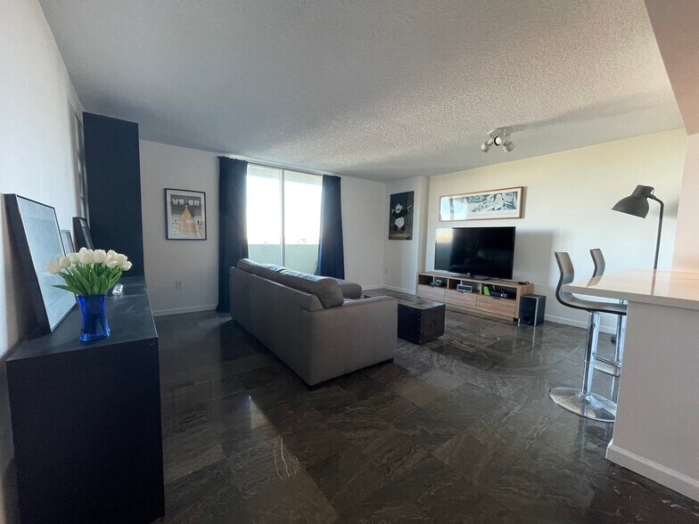Building Photo - 3000 Coral Way
