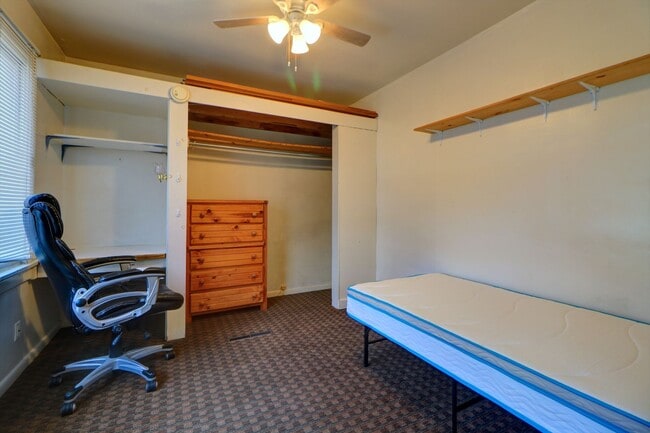 Building Photo - Provo Upstairs Apartment