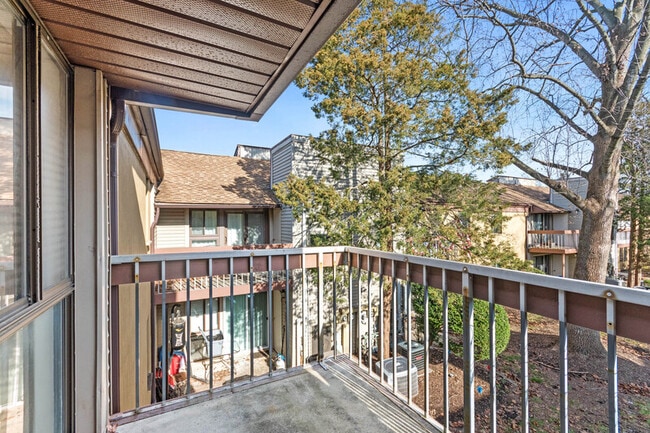 Building Photo - 66 Banner Ct